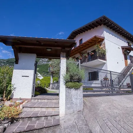 Appartement Sleeps 4 Ossuccio